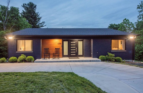 Mount Saint Joseph House | Spacious Retreat with Deck, Grill & Game Room for Stays