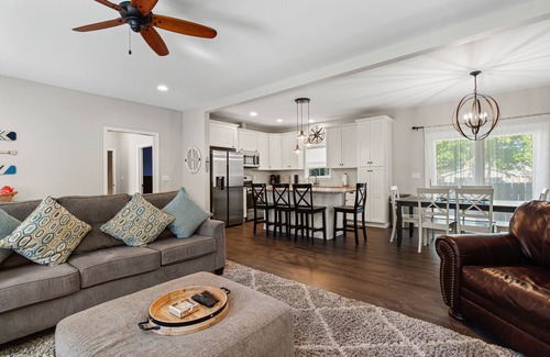 Lake Geneva House | Spacious Family Retreat in Lake Geneva - Pet Friendly & Rated 10/10