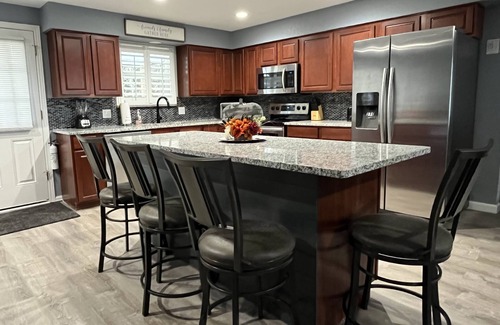 Oak Park House | Spacious Family Retreat with Game Room & Movie Theater