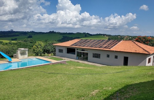 Aracoiaba da Serra House | Relaxing Farm Retreat with Pool and Game Room for Families