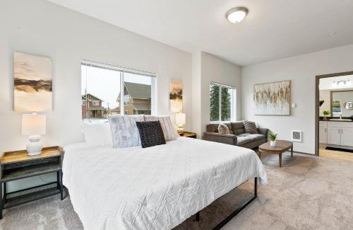 South Perry District Apartment | Trendy Apartment Near Perry District & Downtown - Rated 9.7