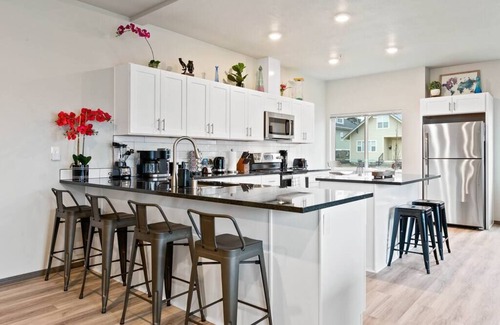 South Perry District Apartment | Trendy Apartment Near Perry District & Downtown - 10/10 Rated!