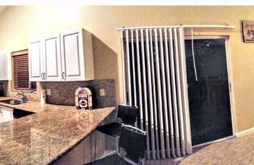 Pembroke Pines House | Spacious 5⭐ Private Home for Large Groups with Ocean View