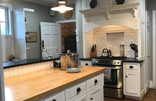 Athens House | Spacious Home in 5 Points for UGA Events & Family Gatherings