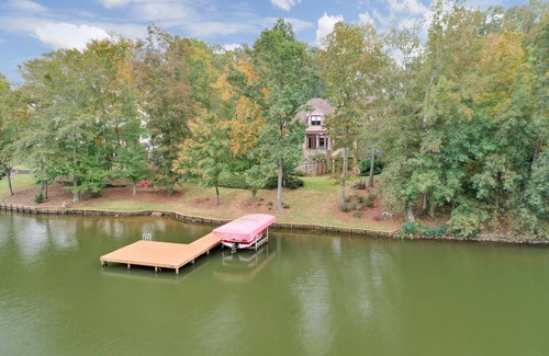 Lake Oconee House | Unforgettable Vacation Haven: Swim, Relax & Enjoy Nature!