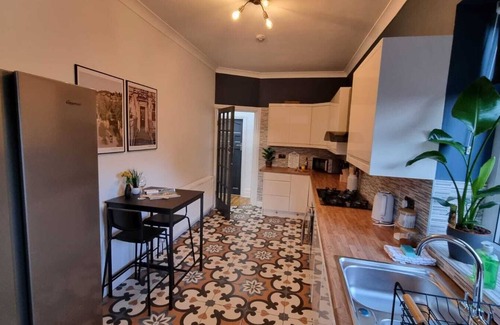 Headingley House | Spacious 6BR House in Leeds, Ideal for Groups and Families