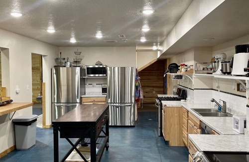 Lava Hot Springs House | Spacious Lodge in Lava Hot Springs with 10 Bedrooms