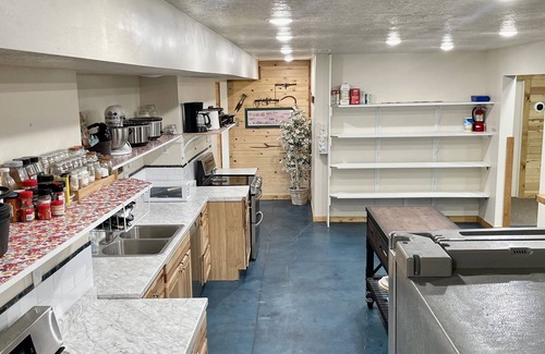 Lava Hot Springs House | Spacious Lodge in Lava Hot Springs with 10 Bedrooms