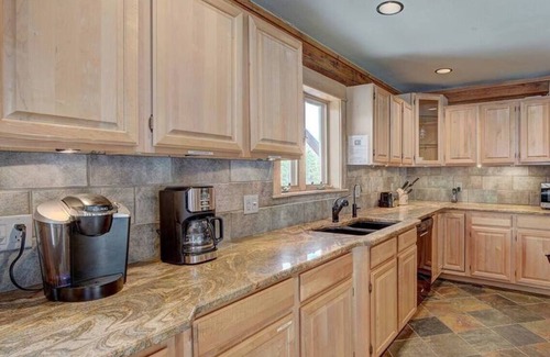 Nederland Cabin | Inviting Log Home Retreat with Pool & Spa in the Rockies