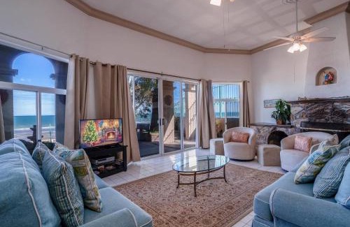 Villas de Las Palmas House | Beachfront Paradise with Family-Friendly Amenities