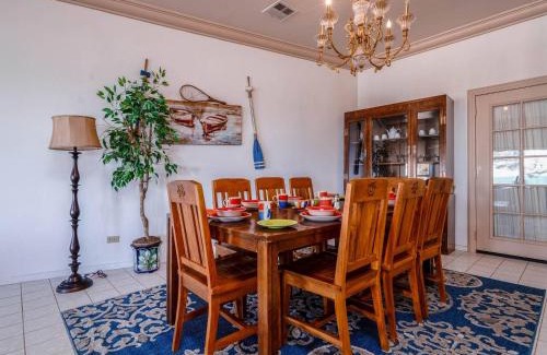 Villas de Las Palmas House | Beachfront Paradise with Family-Friendly Amenities