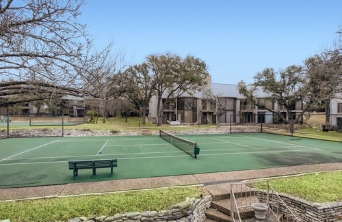 Lakeway House | Elegant Townhome Near Tennis with Pool & Breakfast in Lakeway