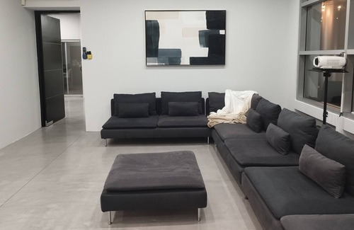 Tijuana House | Huge Minimalist Home/Outdoor, Space! Great For Familes & Friends!!