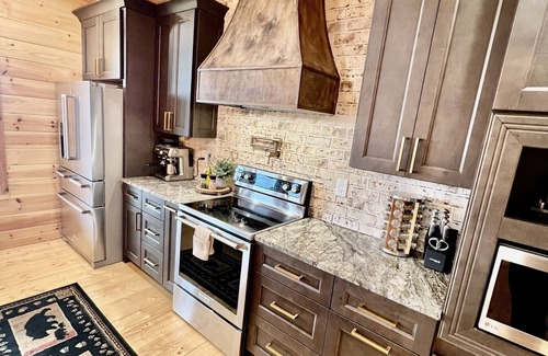 Kodak Cabin | Experience Heavenly View: Wheelchair Accessible Mountain Retreat