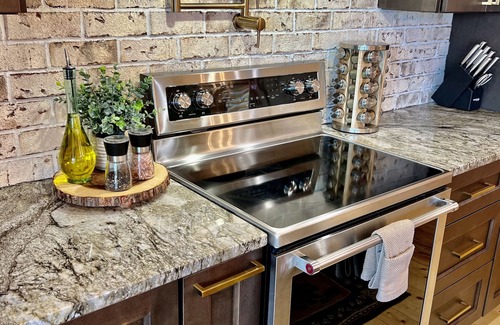 Kodak Cabin | Experience Heavenly View: Wheelchair Accessible Mountain Retreat