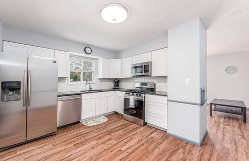 Columbus House | Spacious 4BR Home with Deck, Backyard & Pet-Friendly Options