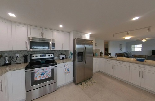Ocean Isle Estates House | Captivating Oceanfront Retreat with Dock Space & Spa