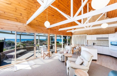 Yamba Apartment | Ocean View Apartment with Panoramic Views & Family-Friendly