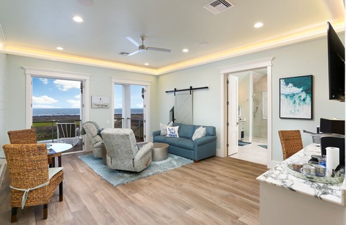 Port Aransas House | Ocean View Retreat with Spa, Pool & Golf Cart Access