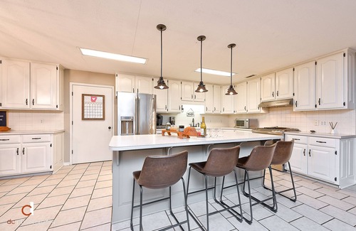 Fayetteville House | Spacious 5-Bedroom Home Near U of A with Great Amenities