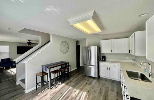 McKinney House | Huge Renovated Home + Yard Close to DT & Airportn