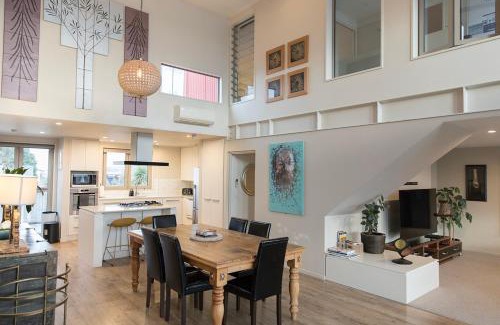 Sydenham Apartment | Stylish New York Loft Gallery - Guest Rated 9.9/10