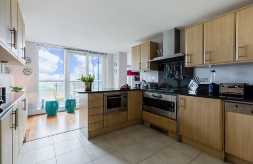 Tachbrook Apartment | Remarkable Thames View Nomad Design Home - Guest Rated 10/10