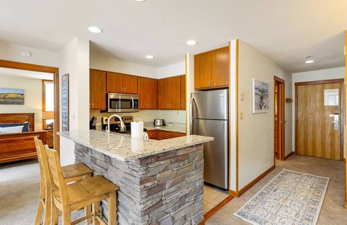 Lakeside Village Condo | Exceptional Condo with Pool, Hot Tub & Lake Views