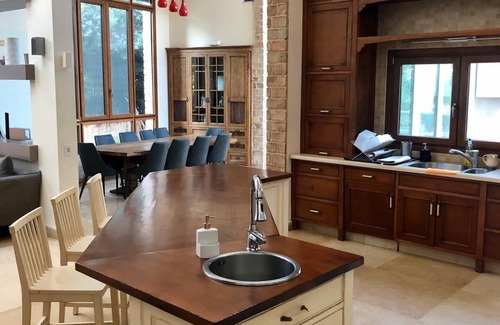 Herzliya Pituach House | Spacious Villa in Herzliya Pituach with Private Pool
