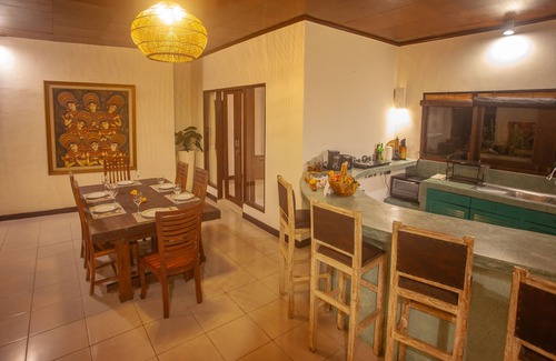 Sambahan Villa | Spacious Villa with Pool and Rooftop Patio for Families
