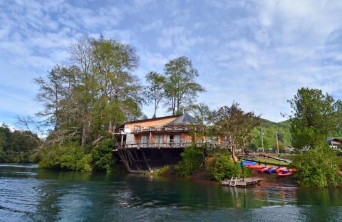Puerto Fuy Apartment | Family-Friendly Huilo Huilo Apartamentos Club Huillín Getaway