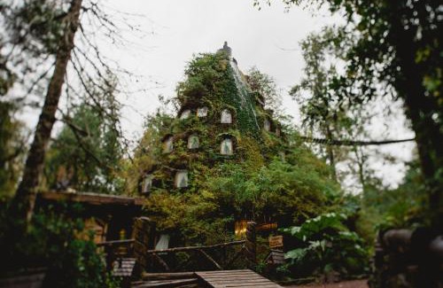 Neltume Cabin | Enchanting Huilo Huilo Montaña Mágica with Spa & Pools