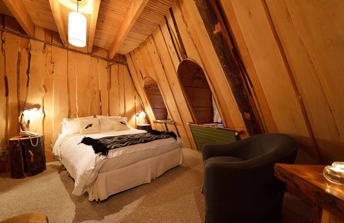 Neltume Cabin | Discover Huilo Huilo Montaña Magica with Pool & Spa