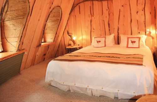 Neltume Cabin | Discover Huilo Huilo Montaña Magica with Pool & Spa