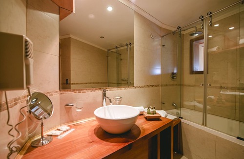 Neltume Hotel | Experience Huilo Huilo Nothofagus Hotel & Spa Getaway