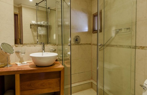 Neltume Hotel | Experience Huilo Huilo Nothofagus Hotel & Spa Getaway