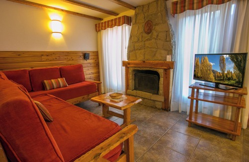 San Carlos de Bariloche Cabin | Elegant Huinid Cabañas Bustillo: 4-Star Retreat with Spa