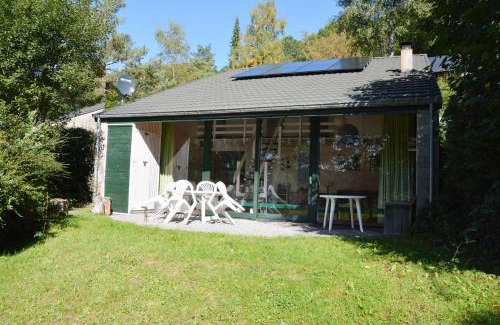 Coo House | Oceanview Retreat: Family-Friendly Stay at Huisje in Stavelot
