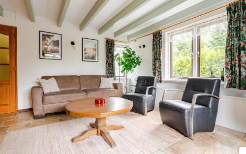 Loosdrecht Apartment | Family-Friendly Retreat at Huisje Marie Loosdrecht