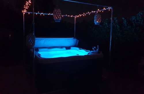 Nederasselt House | Relaxing Retreat with Pool and Spa for Perfect Getaways
