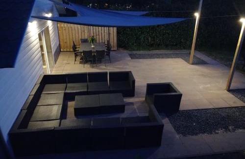 De Wijk House | Unique Huize Cobertizo: Pet-Friendly Retreat Awaits You