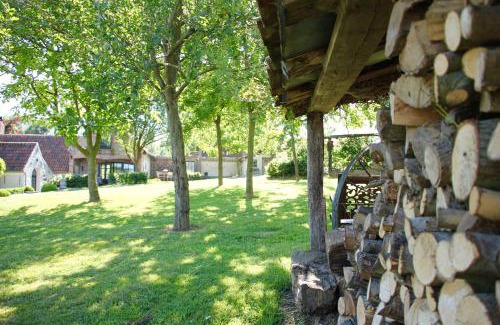 Opbrakel House | Inviting Stay at Huize Giselle: Pet Friendly & Hot Tub