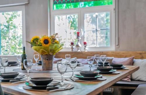 Tongeren Villa | Pet-Friendly Retreat at Huize Koedoe with Pool & Kids' Fun