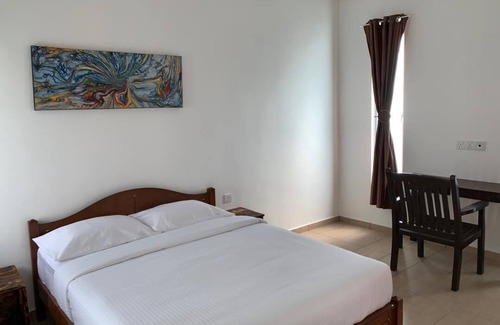 Kampung Kedawang Resort | Relax at Hujung Kampung Resort with Pool and Kitchen Amenities