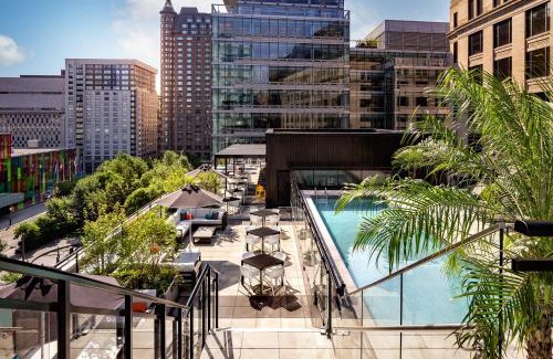 International District Hotel | Elegant Humaniti Hotel Montreal with Oceanfront Amenities