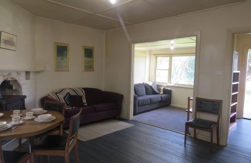 Bombala House | Humble family or workers accommodation. 5 min walk to town.