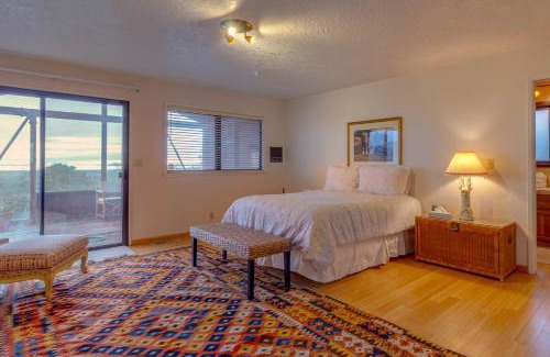 Eureka House | Relaxing Humboldt Bay Retreat: Family-Friendly Getaway