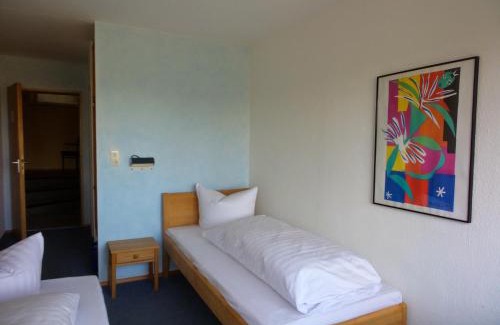 Esseratsweiler House | Humboldt-Haus: Oceanfront Retreat with Pool & Pet Friendly