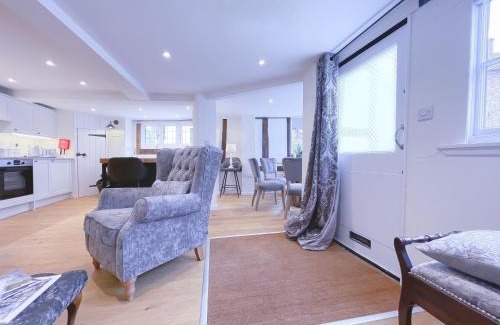 Much Wenlock House | Discover Humbug Cottage: 4-Star Pet-Friendly Retreat