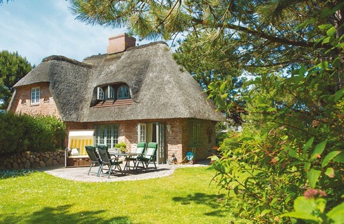 Kampen House | Hummelhüs: Oceanfront Retreat with Family-Friendly Amenities